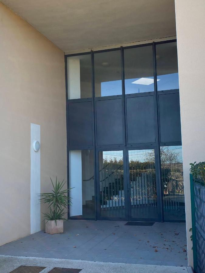 Appartement Entre Lac Et Mer Avec Piscine Péret Exterior foto