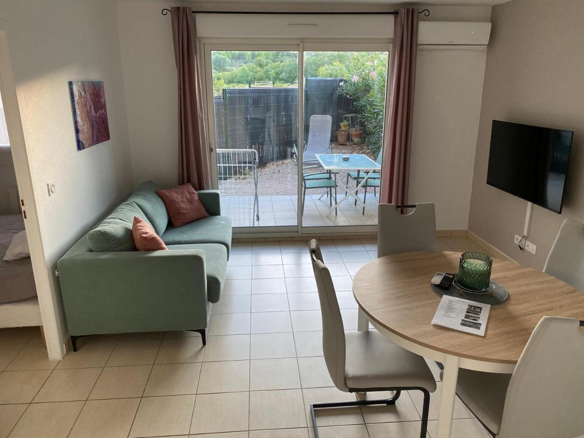Appartement Entre Lac Et Mer Avec Piscine Péret Exterior foto